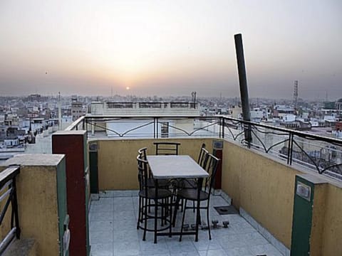 Restaurant/places to eat, Activities, Place of worship, View (from property/room), Balcony/Terrace, On site, City view, Area and facilities, Sunrise, Sunset