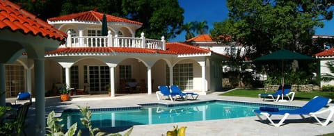 3BR Villa with VIP Access - All Inclusive Program with Alcohol Included. Chalet in Puerto Plata