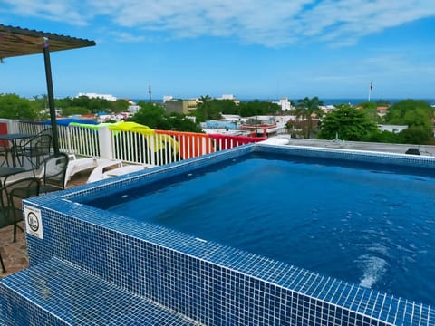 Swimming pool, Breakfast