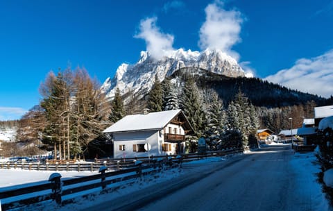 Schneehaus Lodge Chalet in Garmisch-Partenkirchen