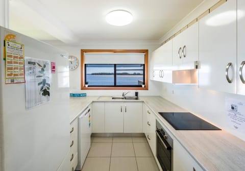 Kitchen or kitchenette, dishwasher, minibar, pet friendly, stove