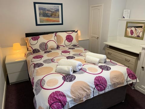 Austins Guest House Bed and Breakfast in Cardiff