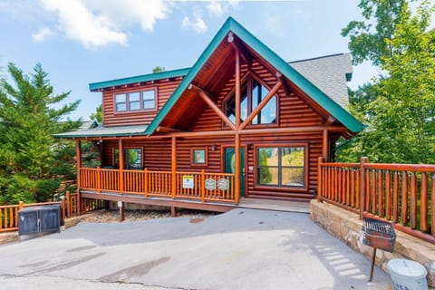 Pine Cone Lodge Haus in Pigeon Forge