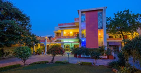 Property building, Facade/entrance