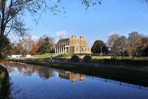 Lovely Victorian Flat for 6 in Stoke Newington Apartment in London Borough of Islington