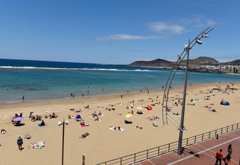 Apartamento Primera Línea Playa de Las Canteras Condominio in Las Palmas de Gran Canaria