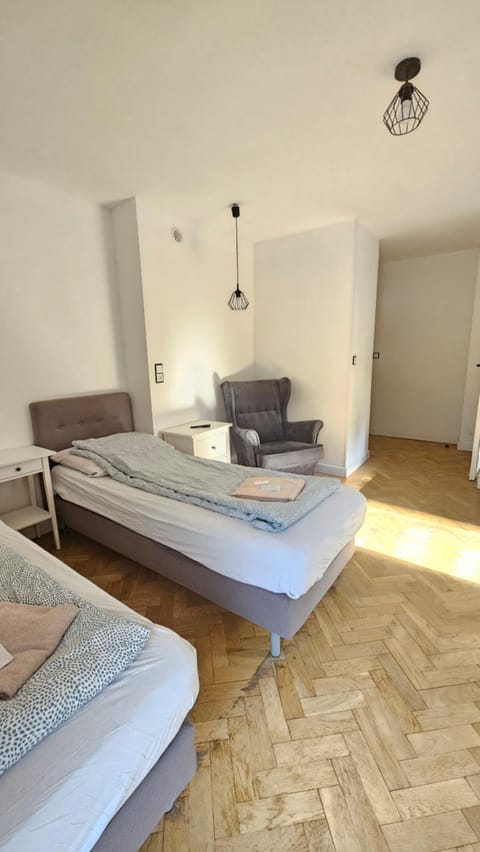 Bed, Living room, Photo of the whole room, Seating area, Bedroom