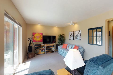 Lake View Rambler House in Manson