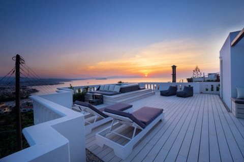Property building, Balcony/Terrace, Sunrise