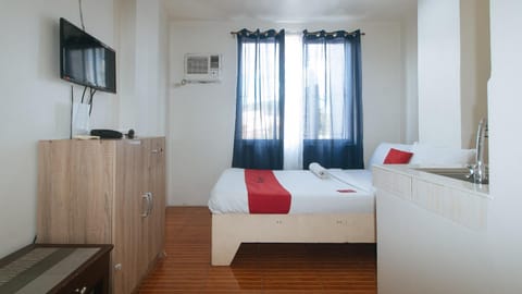 Bed, TV and multimedia, Bedroom, air conditioner