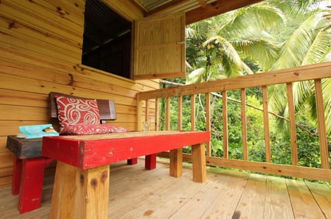 Roots Jungle Retreat Nature lodge in Dominica