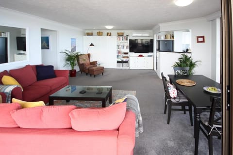 Broadwater Shores Waterfront Apartments Apartment hotel in South Stradbroke
