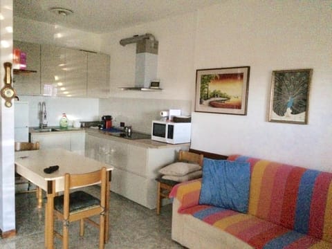 Appartamento - terrazzo vivibile vista mare, wi-fi gratuito Eigentumswohnung in Vallecrosia