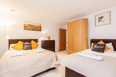 Premium Apartments By Excel Condominio in London