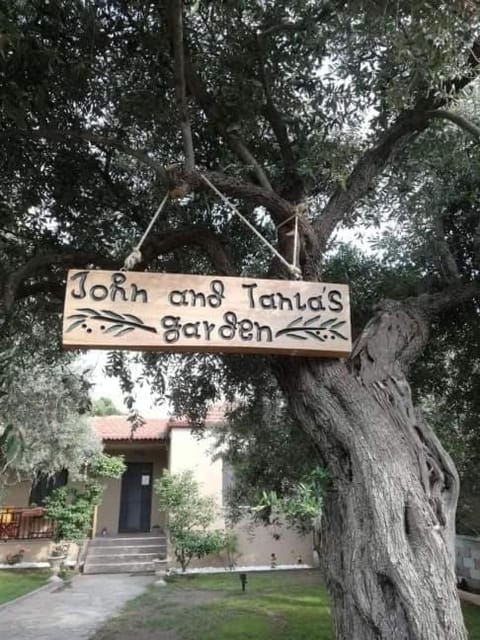 John and Tania's Garden Casa in Thasos