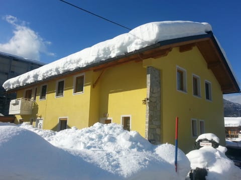 Property building, Day, Winter, On site