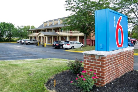 Property building, Facade/entrance, Day, Property logo or sign, On site, Time of day