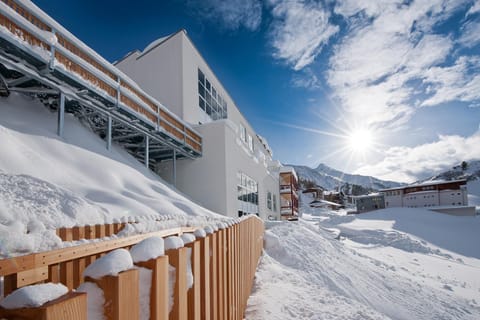 Facade/entrance, Winter