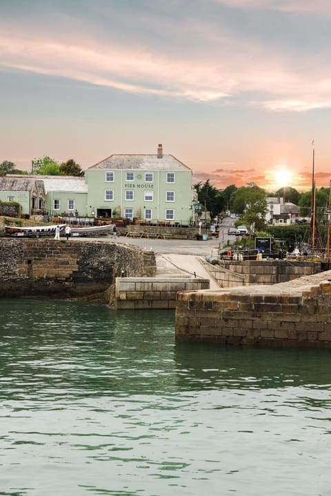 Property building, Natural landscape, Sea view, Sunset