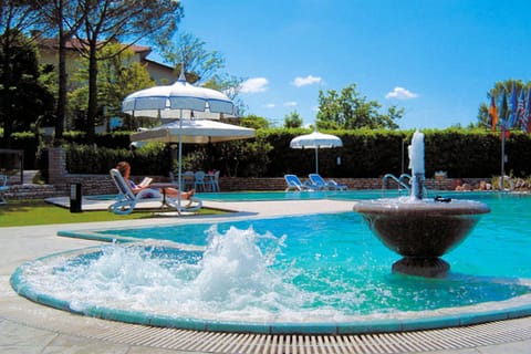 Swimming pool, Swimming pool