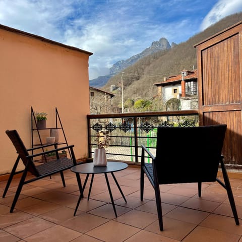 Natural landscape, Balcony/Terrace, Mountain view, Mountain view