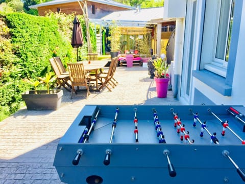 Patio, Table tennis