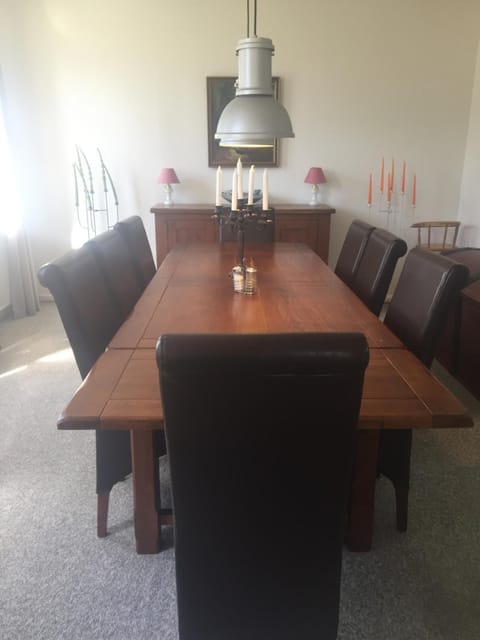 Living room, Food and drinks, Dining area