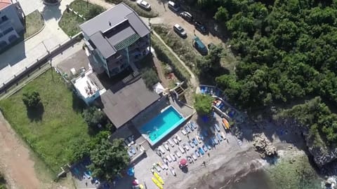 Bird's eye view, Pool view