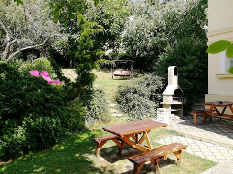 BBQ facilities, Garden