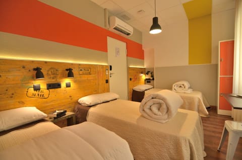 Bed, Photo of the whole room, Bedroom, Area and facilities, air conditioner