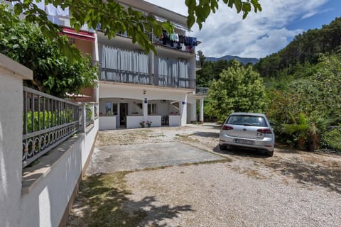 Sea Breeze Studios Apartment in Tučepi