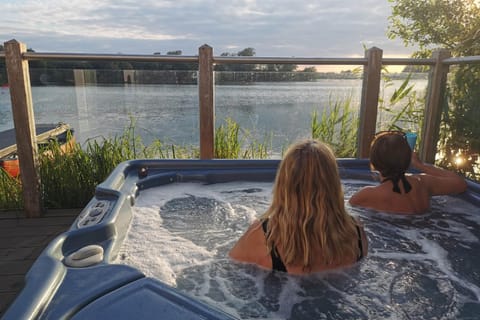 Hot Tub, Lake view