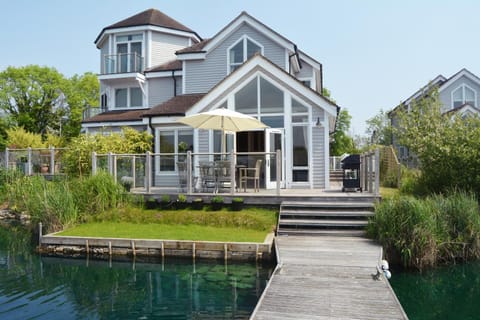 Property building, Facade/entrance, Garden