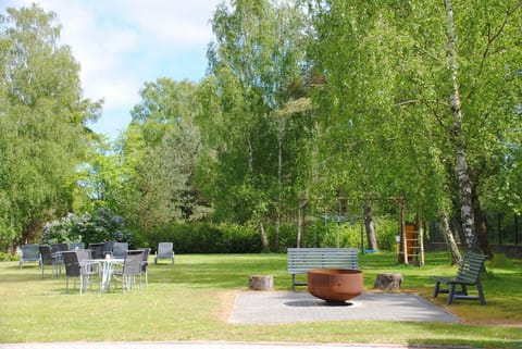 Garden, Seating area, Garden view