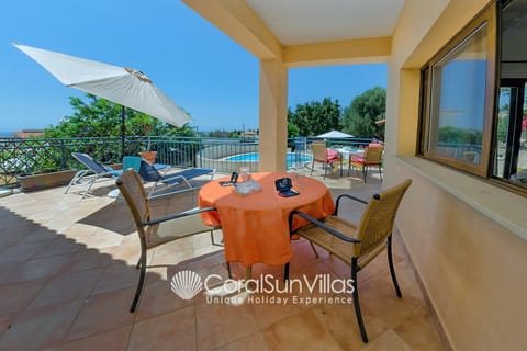 Large Pool & Garden, Sauna/Jacuzzi,Table tennis, Peaceful Area, Near to the Sea Villa in Peyia