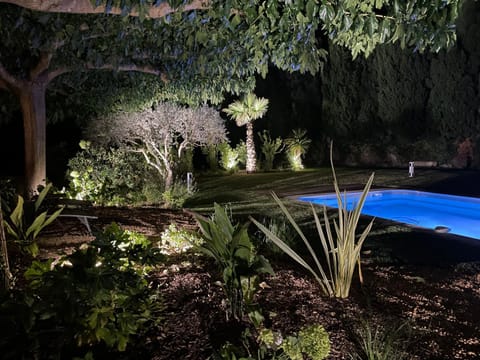 Villa au calme avec piscine chauffée Villa in Provence-Alpes-Côte d'Azur