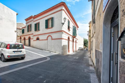 Property building, Facade/entrance