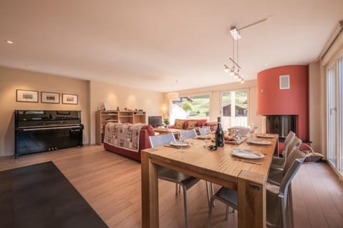 Living room, Dining area