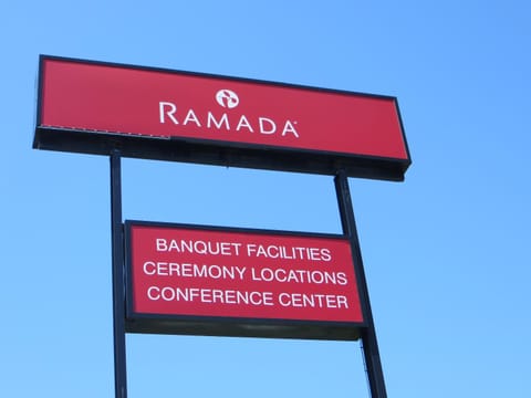 Ramada by Wyndham Lansing Hotel & Conference Center Hôtel in Lansing