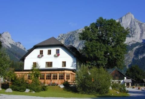 Property building, Nearby landmark, Spring, Day, Natural landscape, Mountain view