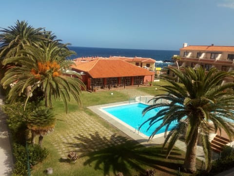 Pool view, Sea view