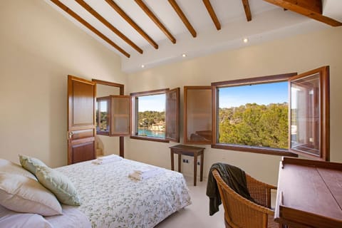 Bed, Photo of the whole room, Bedroom, Sea view