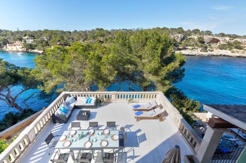 Balcony/Terrace, Dining area, Pool view, Sea view