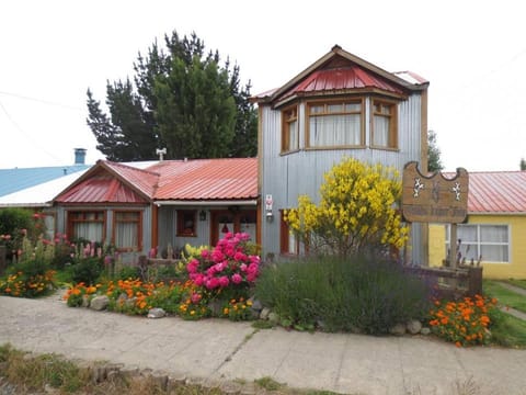 Property building, Spring, Day, Natural landscape, Summer