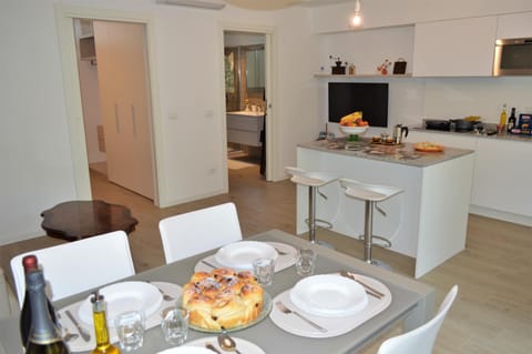 Spring, Day, Kitchen or kitchenette, Living room, Dining area, Garden view, Mountain view, Inner courtyard view