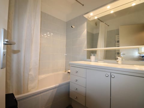 Agréable F2 avec terrasse et parking, proche du lac - 2 à 4 pers. - Annecy - FR-1-432-1 Apartment in Annecy