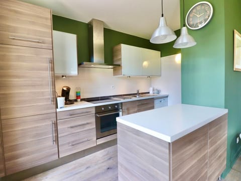 Appartement 3* avec balcon, piscine et lac à proximité, activités diverses - FR-1-432-4 Apartment in Menthon-Saint-Bernard