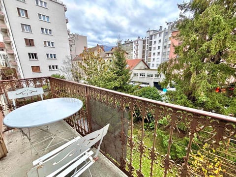 "Spacieux T4 au cœur d'Annecy - Parking, Balcons, Proche Centre Historique" - FR-1-432-13 Apartment in Annecy