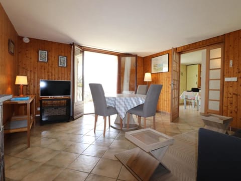 Appartement confortable avec terrasse et WiFi - FR-1-432-32 Apartment in Menthon-Saint-Bernard