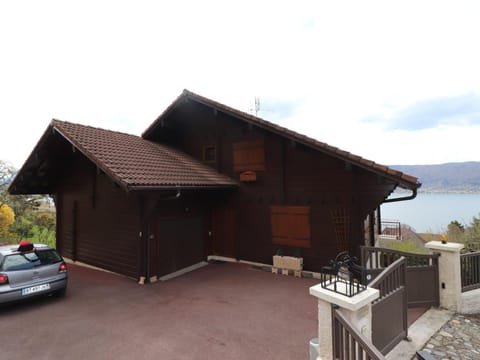 Appartement confortable avec terrasse et WiFi - FR-1-432-32 Apartment in Menthon-Saint-Bernard